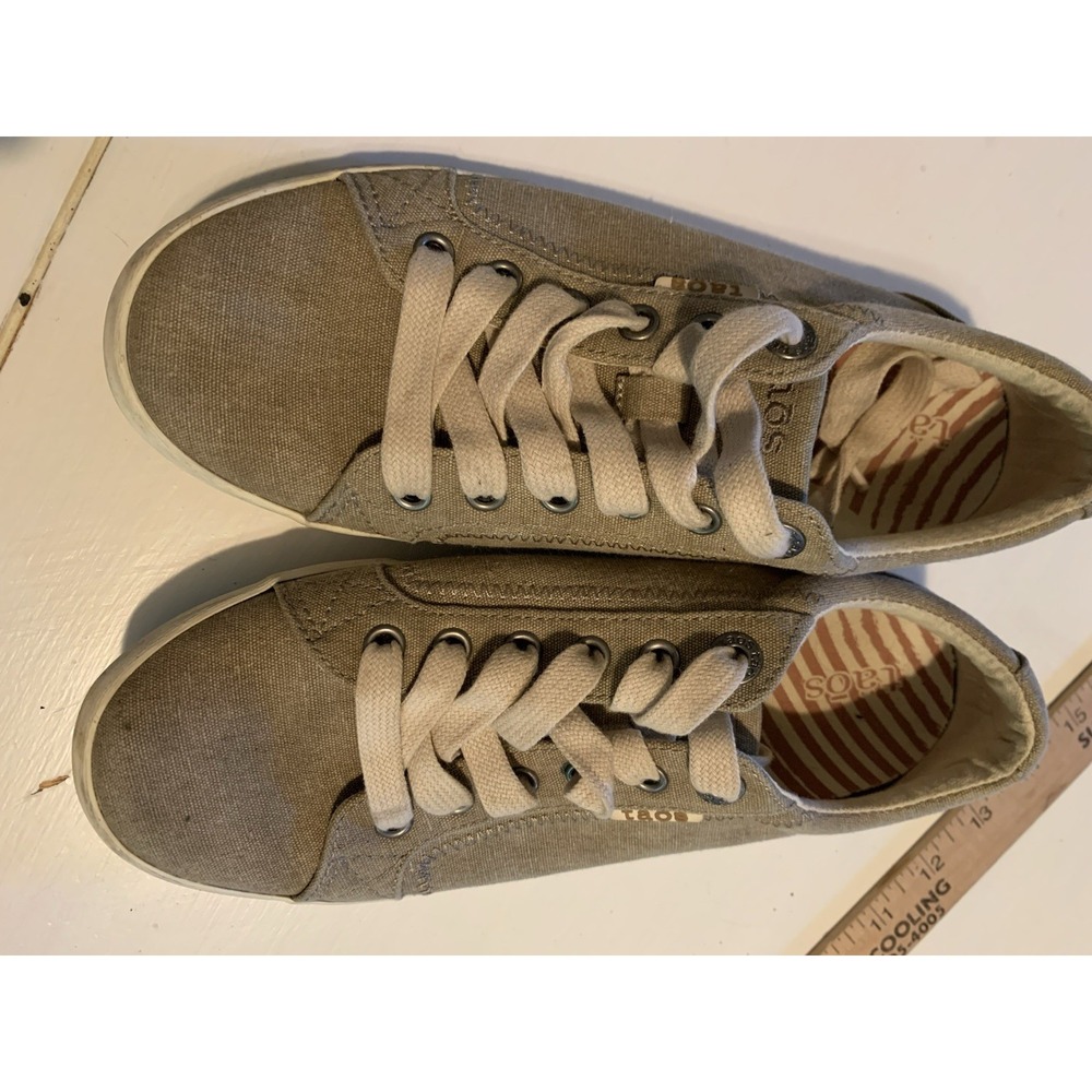 Taos Star Women's 7.5 Canvas Sneakers Lace Up Comfort Shoes Taupe Khaki Casual